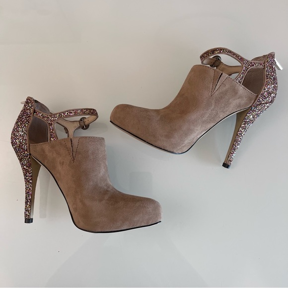 Enzo Angiolini Shoes - ENZO ANGIOLINI | Tan & sparkle closed toe festive holiday statement heel pump